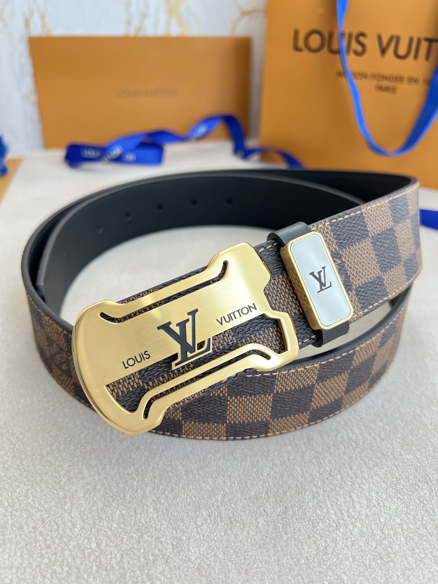品名LV..路易..威登️腰带皮带原