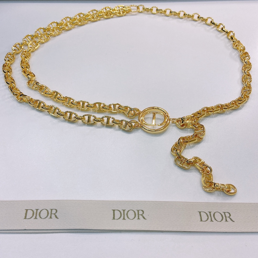 DIOR本季新款DiorCaro链条
