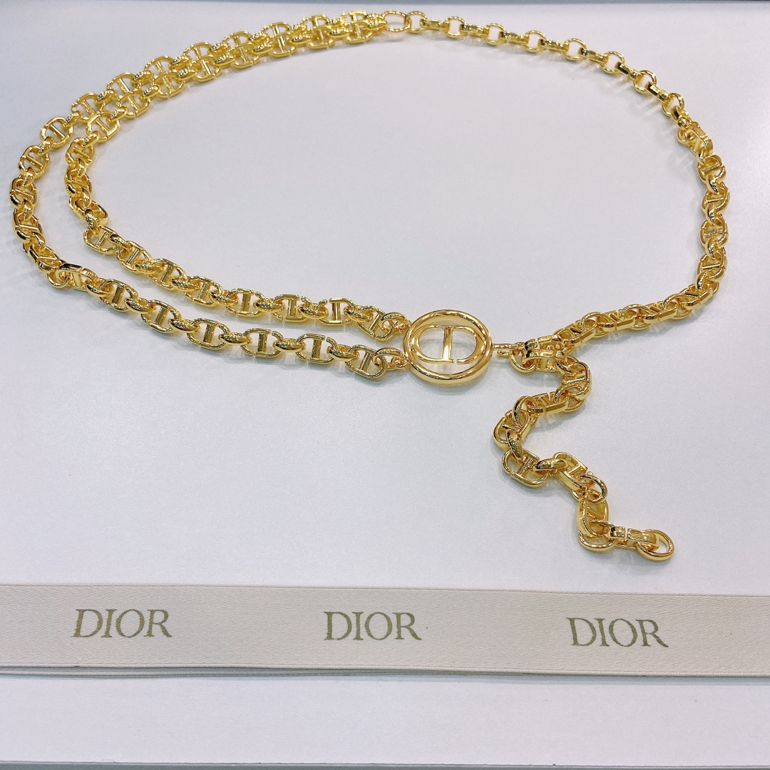 DIOR本季新款DiorCaro链条