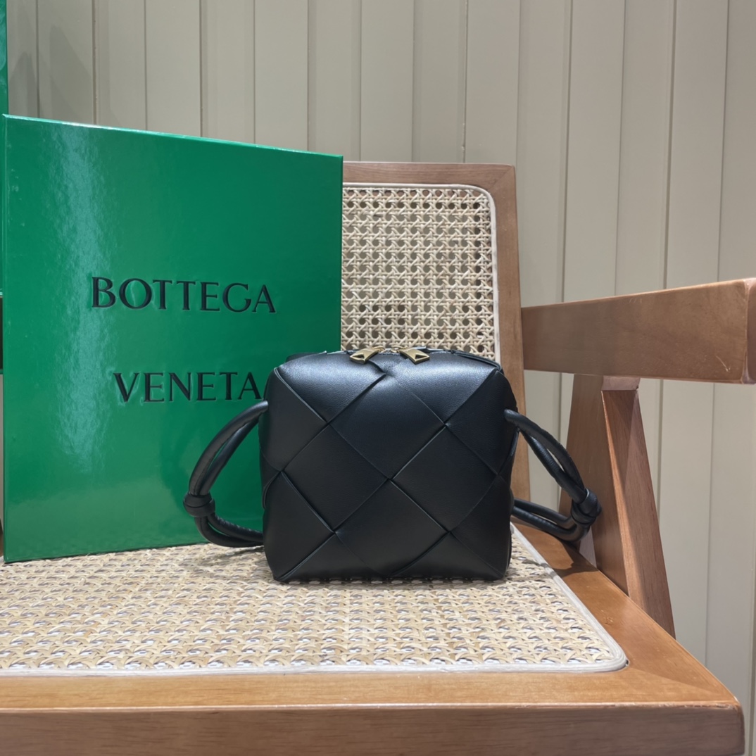 Bottega Veneta CASSETTE 14CM 相机包 701915黑色