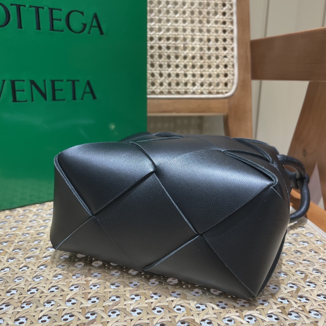 Bottega Veneta CASSETTE 14CM 相机包 701915黑色