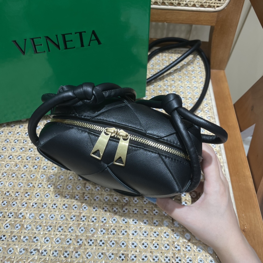 Bottega Veneta CASSETTE 14CM 相机包 701915黑色