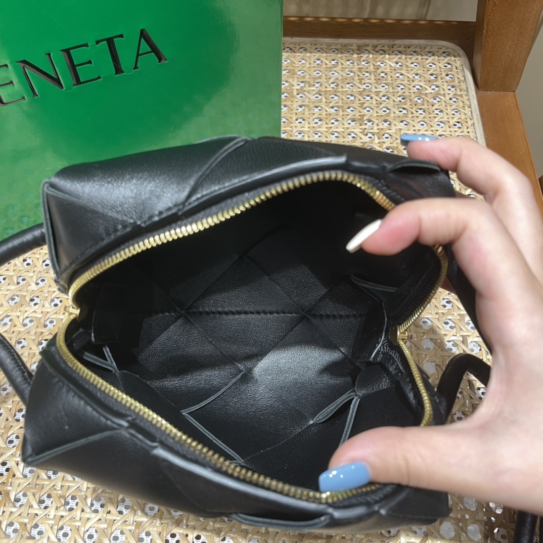 Bottega Veneta CASSETTE 14CM 相机包 701915黑色