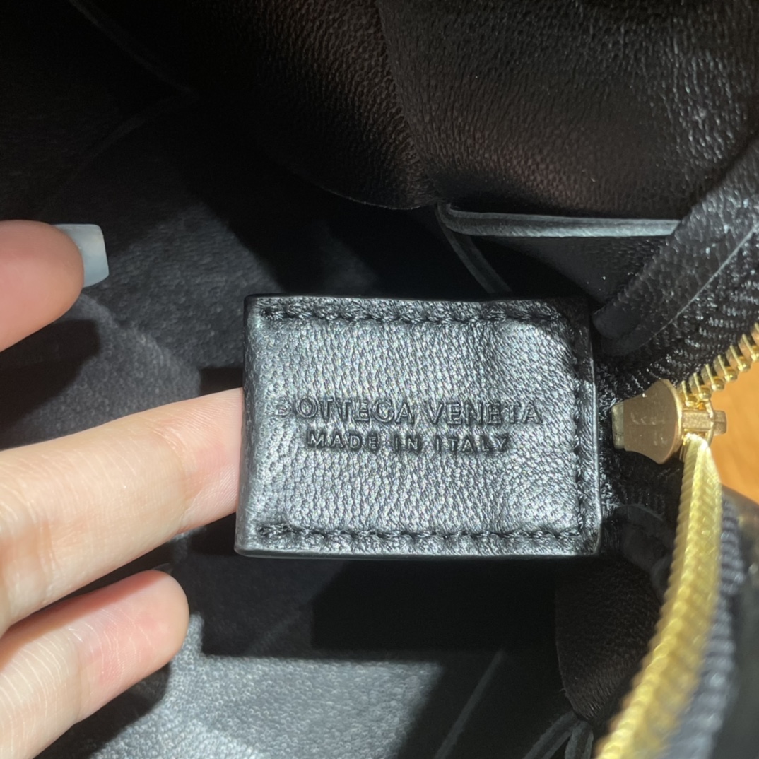 Bottega Veneta CASSETTE 14CM 相机包 701915黑色