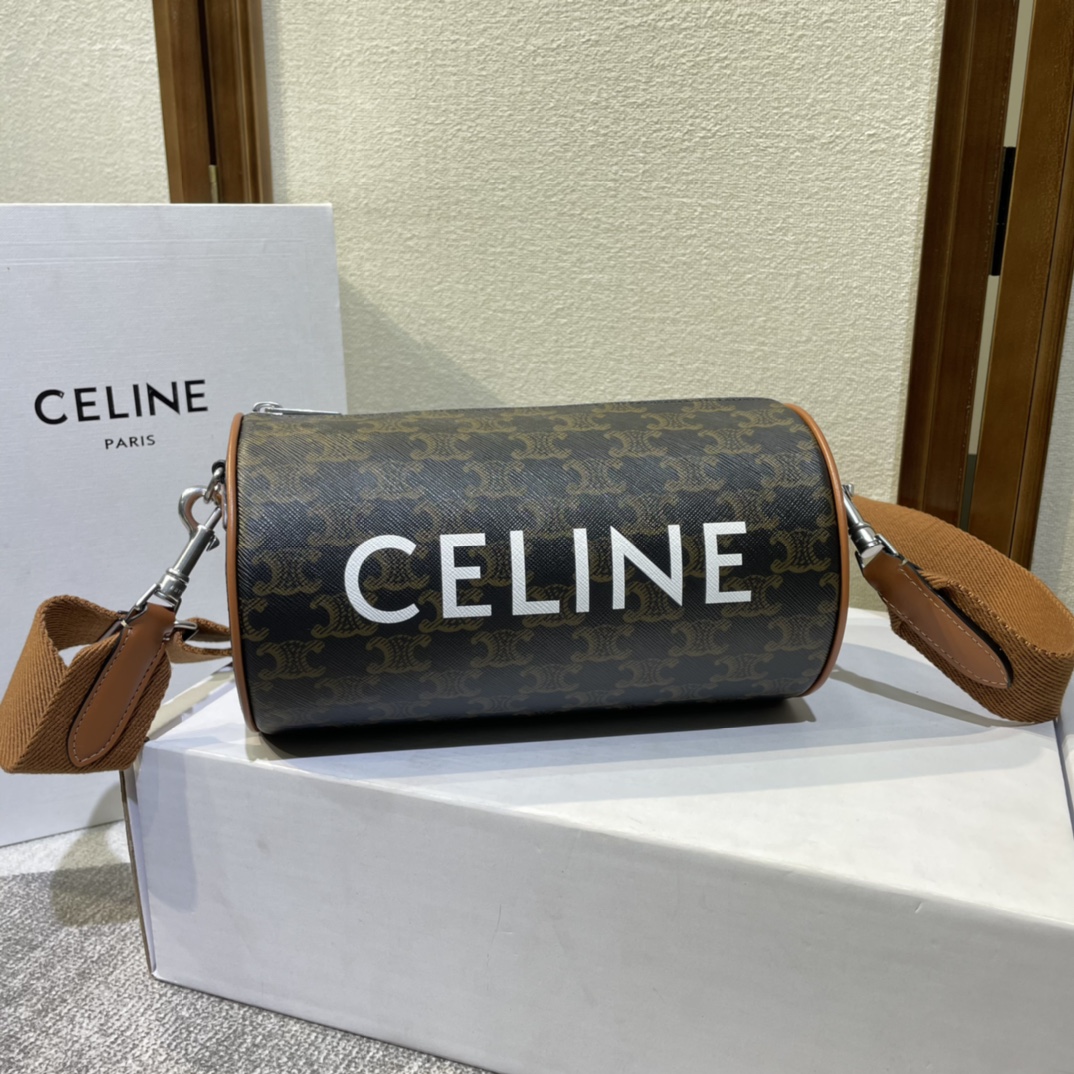 NO:389085,CELIN* New logo printed cylinder bag_110052# logo printed, cowhide leather edge fabric lining crossbody and shoulder zipper closure 1 main compartment adjustable and removable shoulder strap length 18 inches (45 cm) Maximum length 23 inches (58 cm) and minimum length 15 inches (38 cm) Dimensions 22+12.5+12cm [with original gift box], Celine, celine, celine, cowhide19860909CELIN* 新品标志印花圆筒包_110052#标志印花,牛皮革包边织物衬里斜挎和肩背拉链开合1个主隔层可调节和可拆卸肩带长18英寸（45厘米）最大长度23英寸(58厘米)和最小长度15英寸（38厘米）尺寸22+12.5+12cm【配原厂礼品盒】,赛琳celine,celine,celine,cowhide,Bag