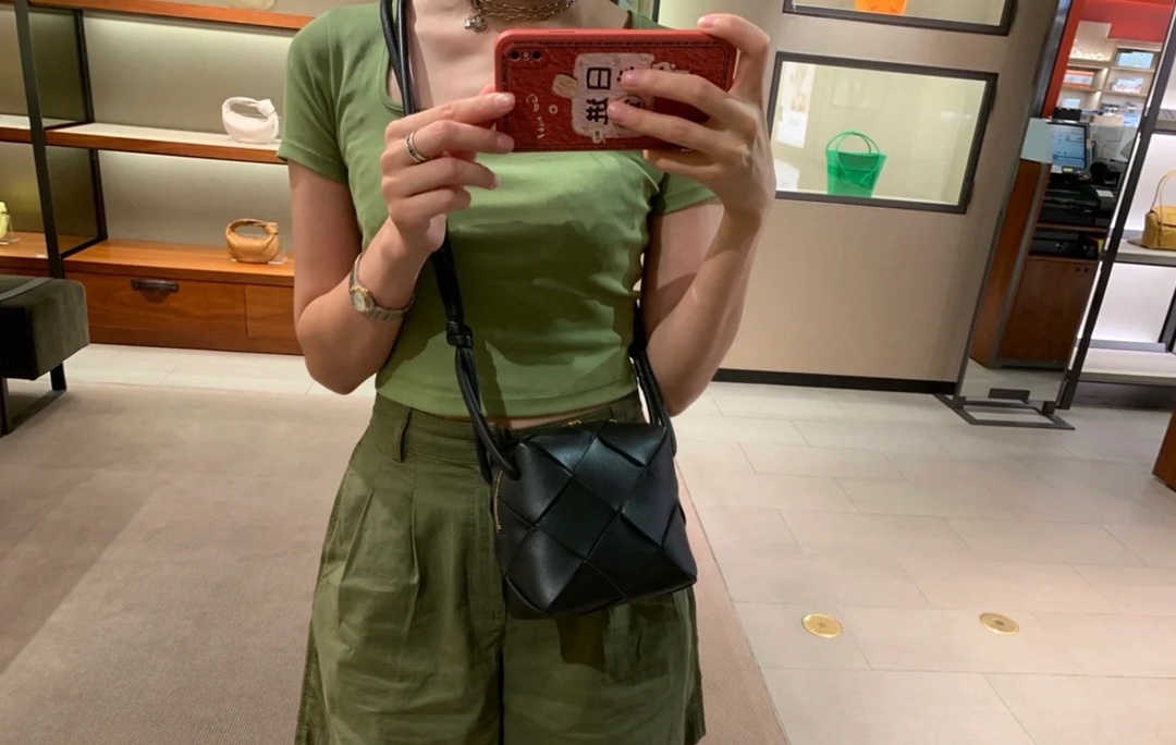 Bottega Veneta CASSETTE 14CM 相机包 701915黑色