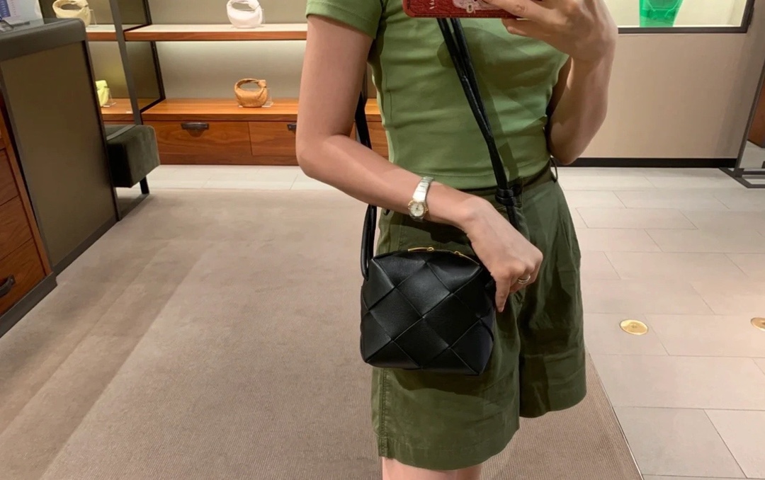 Bottega Veneta CASSETTE 14CM 相机包 701915黑色