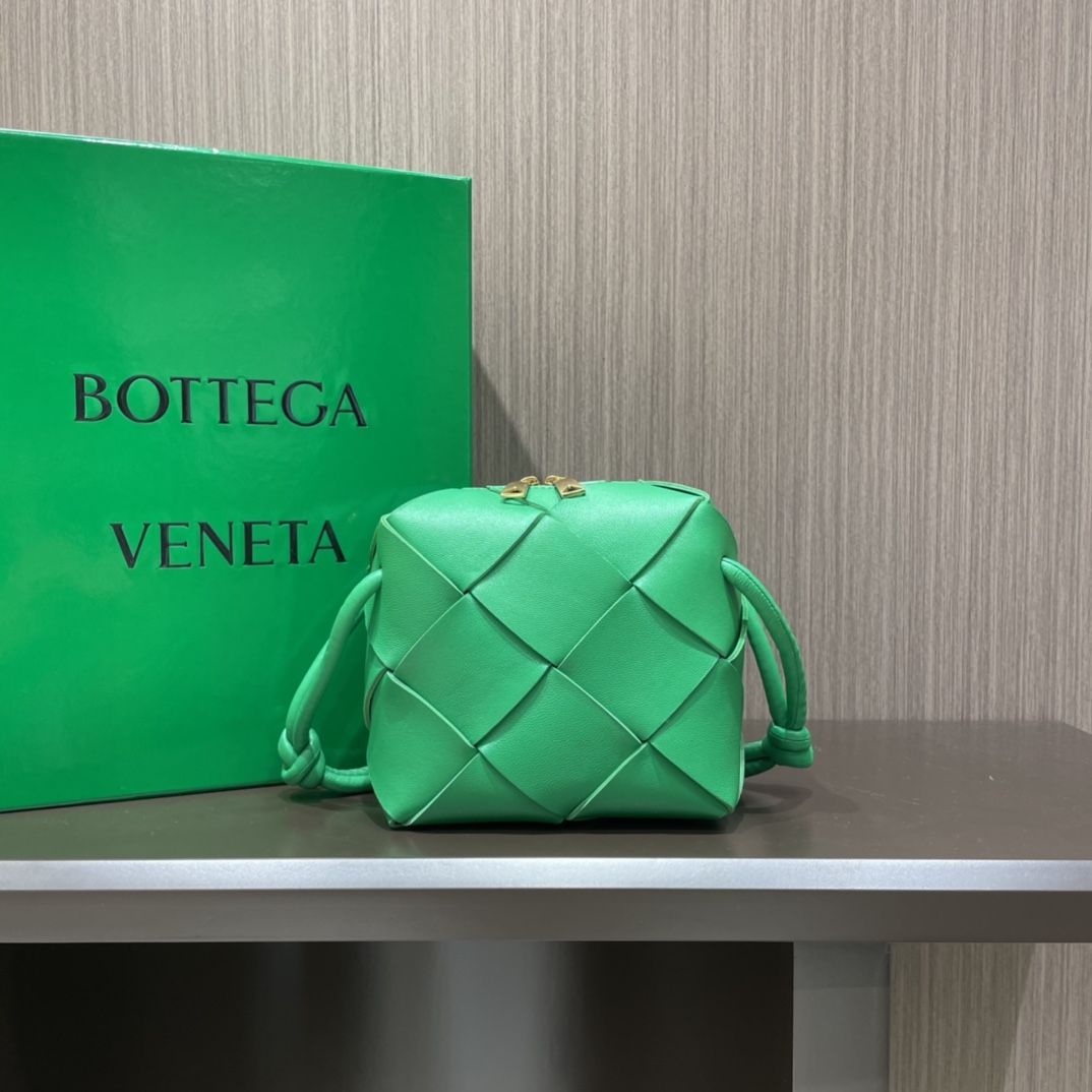Bottega Veneta CASSETTE 14CM 相机包 701915鹦鹉绿