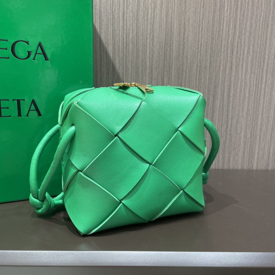 Bottega Veneta CASSETTE 14CM 相机包 701915鹦鹉绿