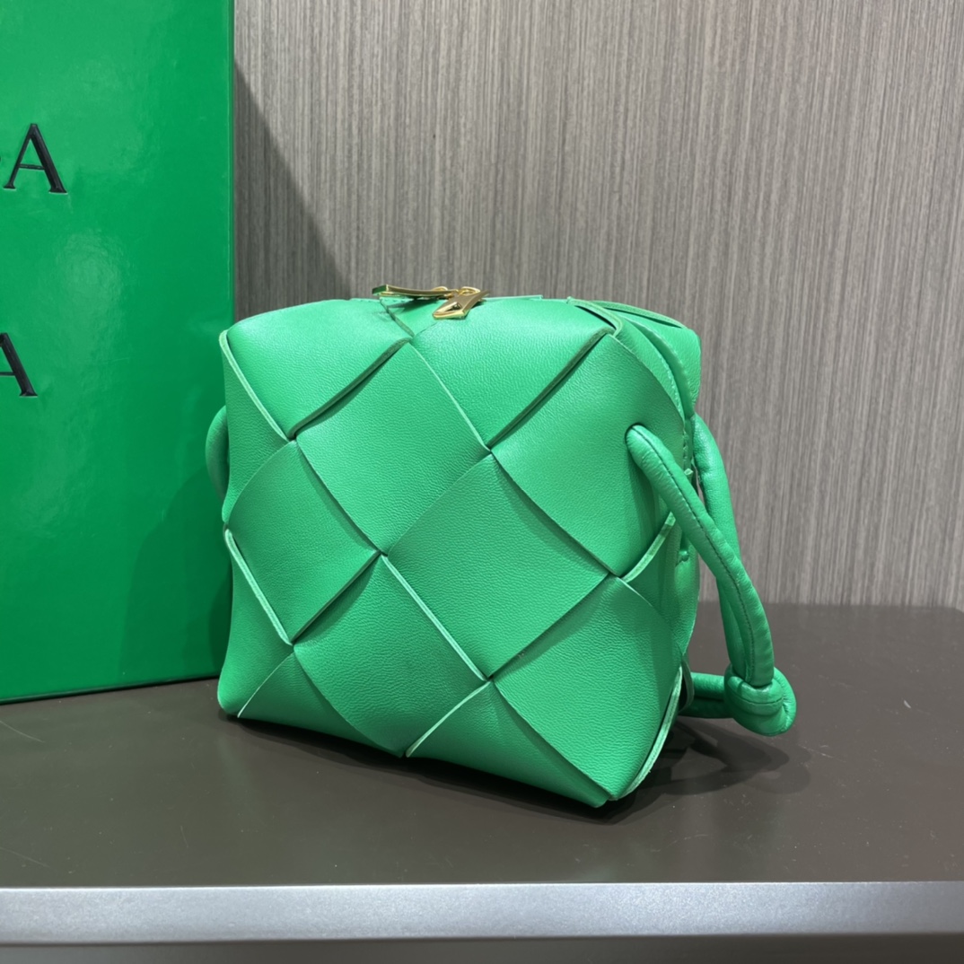 Bottega Veneta CASSETTE 14CM 相机包 701915鹦鹉绿