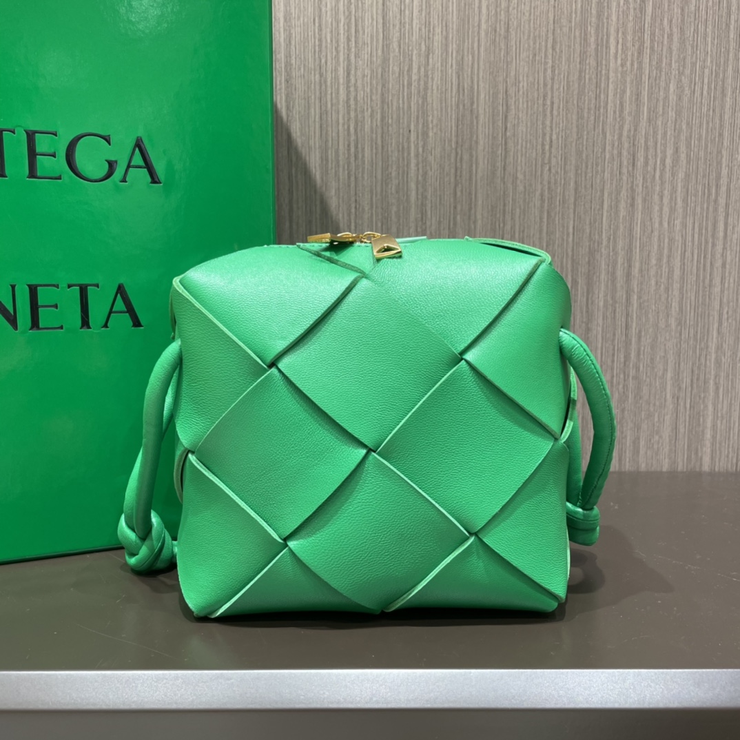 Bottega Veneta CASSETTE 14CM 相机包 701915鹦鹉绿