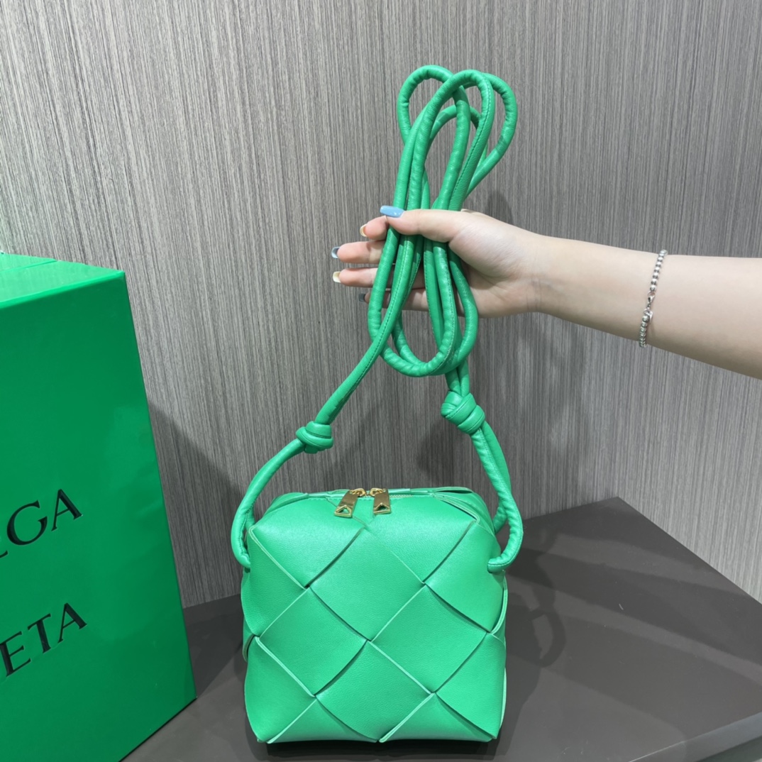 Bottega Veneta CASSETTE 14CM 相机包 701915鹦鹉绿