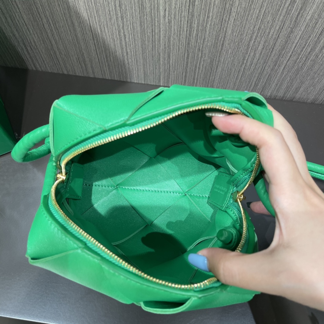 Bottega Veneta CASSETTE 14CM 相机包 701915鹦鹉绿