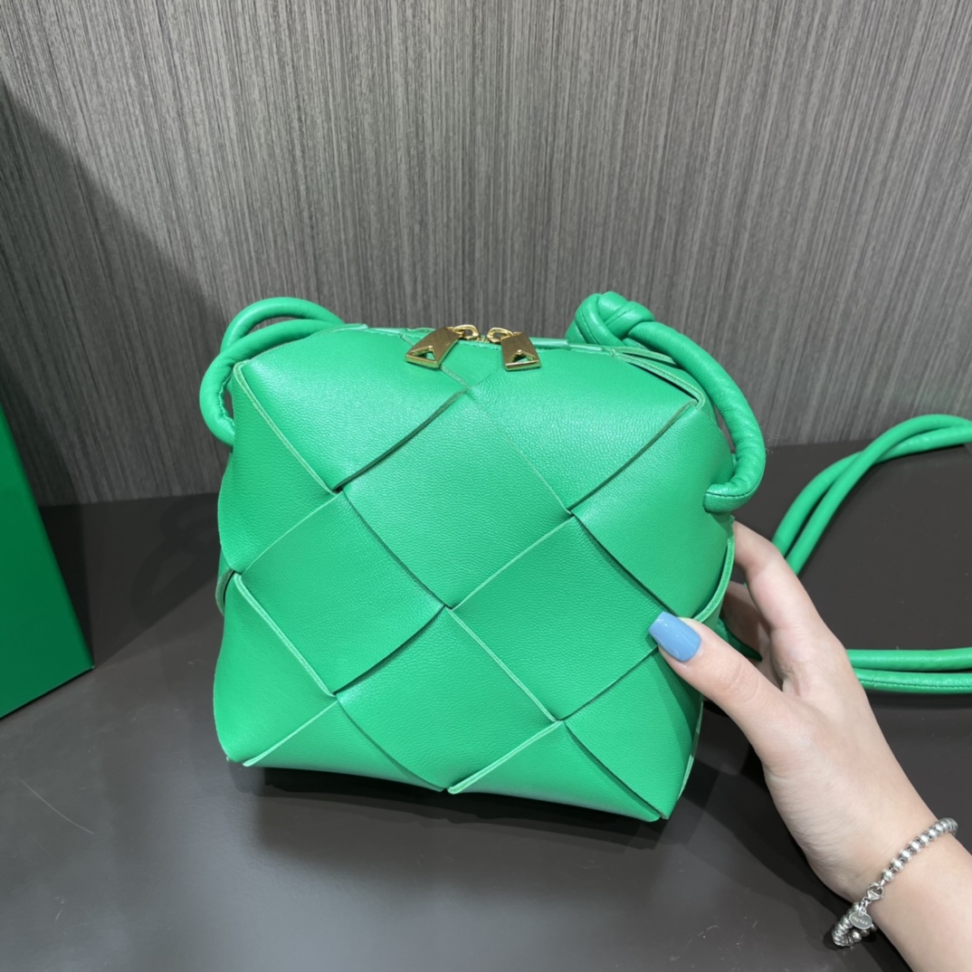 Bottega Veneta CASSETTE 14CM 相机包 701915鹦鹉绿