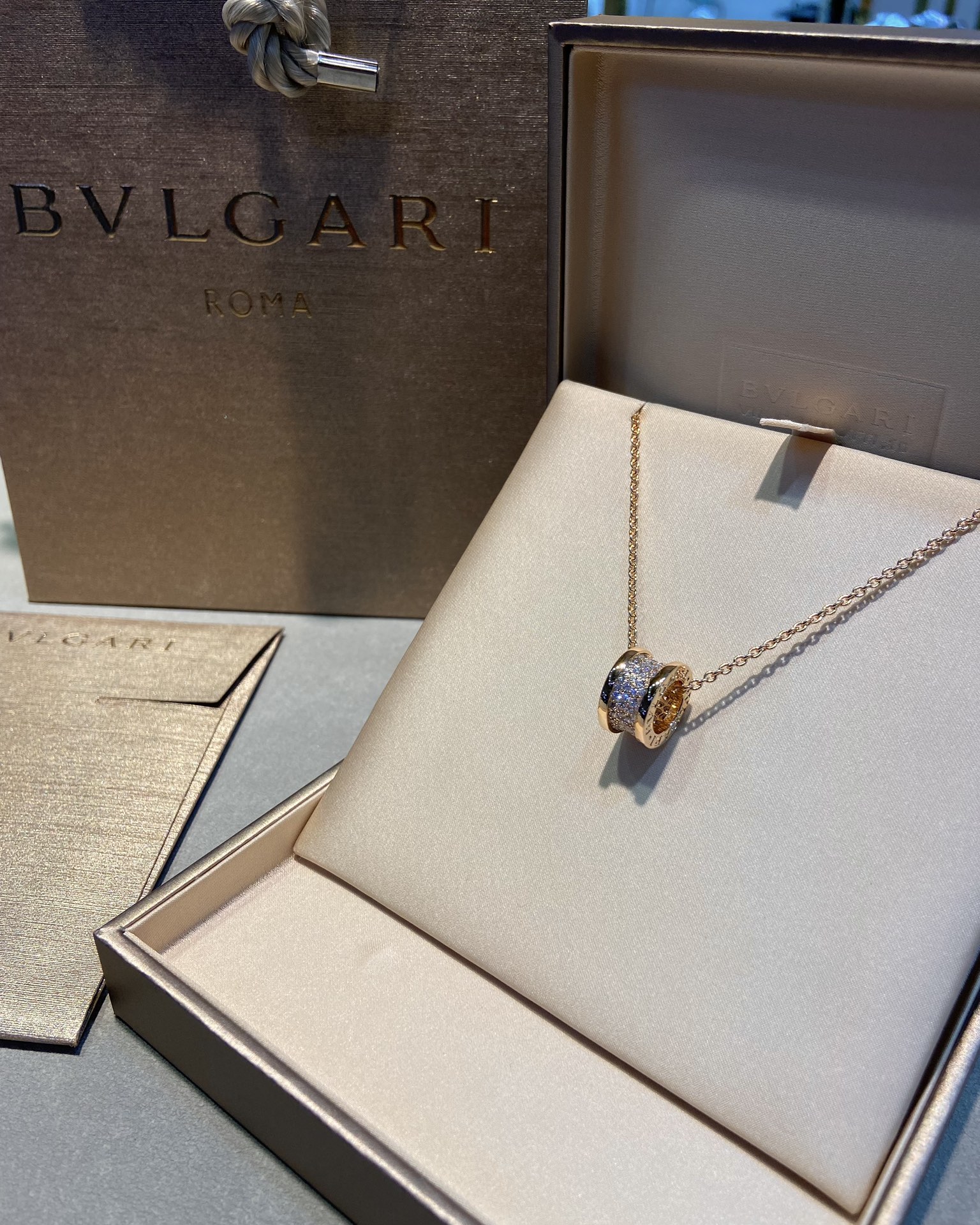 BVLGARI Bvlgari спружынны калье эксклюзіўная гальванічная тэхналогія 18K сапраўднае золата якасць-вышэйшая якасць