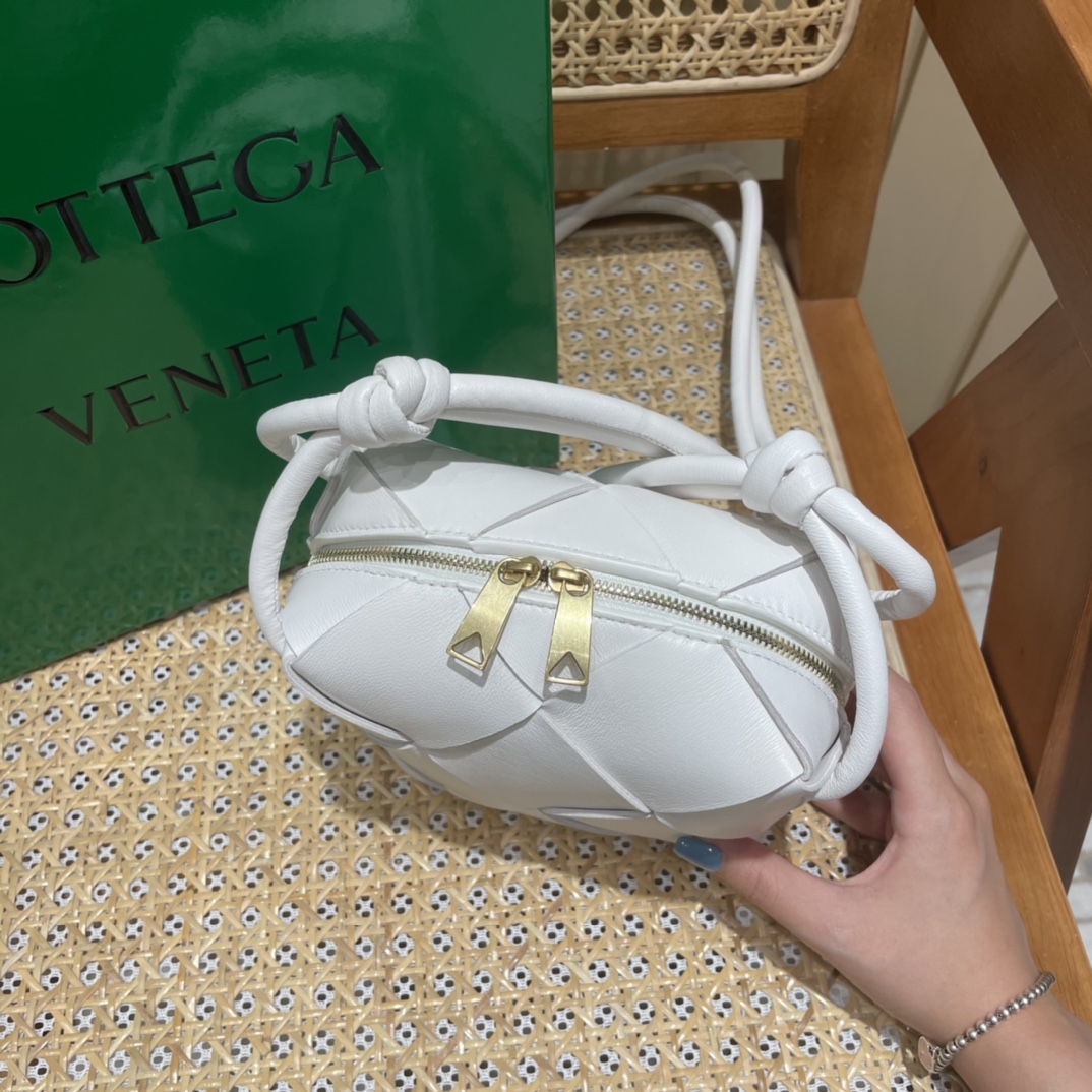 Bottega Veneta CASSETTE 14CM 相机包 701915白色