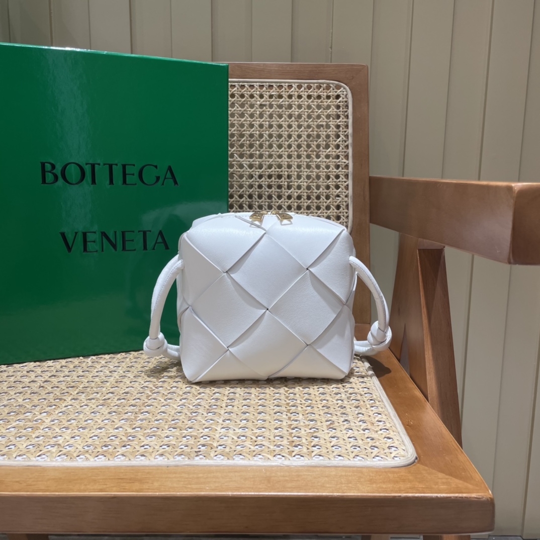 Bottega Veneta CASSETTE 14CM 相机包 701915白色
