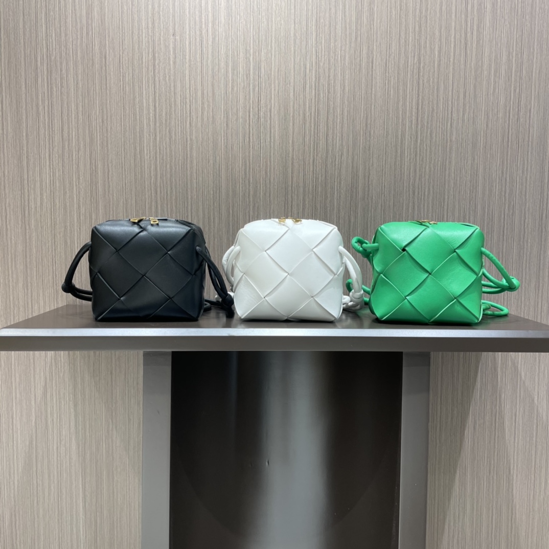 Bottega Veneta CASSETTE 14CM 相机包 701915黑色