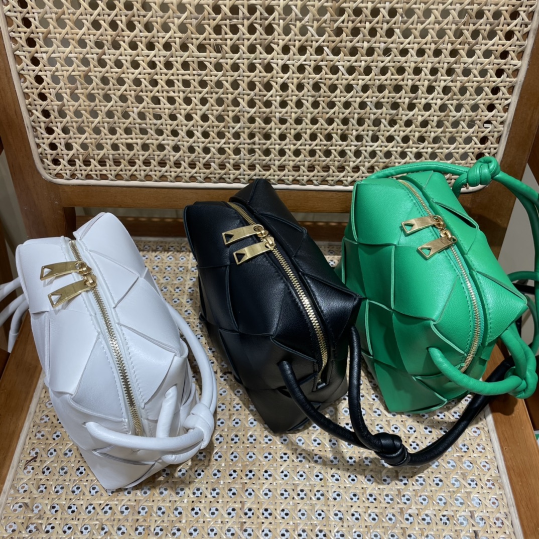 Bottega Veneta CASSETTE 14CM 相机包 701915黑色