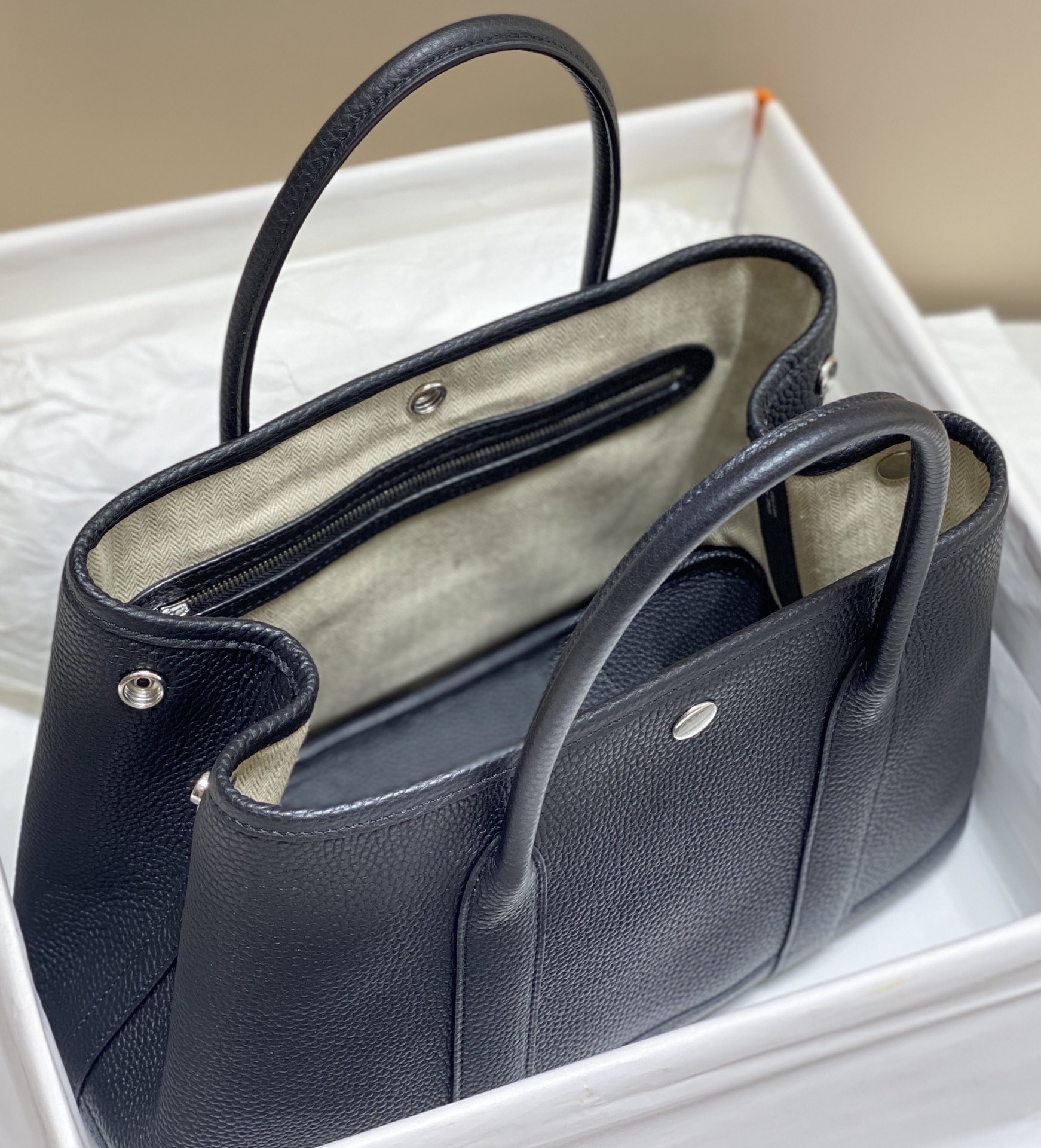 Elegant Black Garden Party Tote Bag, 30cm - Versatile & Stylish 9 i1659947801 1574 8
