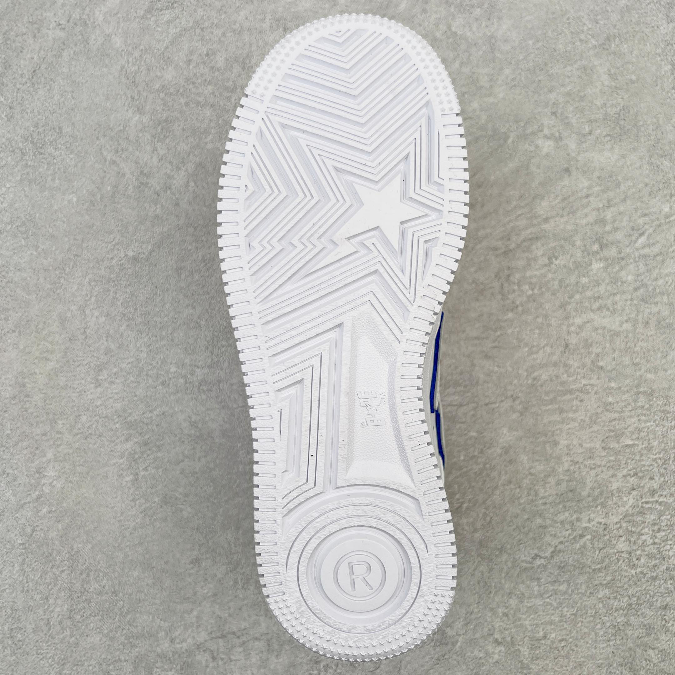 图片[9]-＃C版纯原 Bape Sta To Low 明星同款 猿人头经典漆皮低帮运动休闲板鞋 全套原纸板楦头开发 确保原汁原味 市场最完美低趴版型 一比一鞋头弧度高度鞋身弧度 外贸平台指定订单 匠心打造 开发时长超过半年 独家私模磨具冲刀加持 原厂特供皮料光泽色卡零偏差 内里均采用市场最好的超软原厂填充棉 原数据进口机台高频印压LOGO 最高QC检验标准 控制溢胶瑕疵 深浅定位均保持zp一致 中底嵌入Ortholite缓震材质 全套原包装 包含猿人logo 定制防尘袋 尺码：36 36.5 37 38 38.5 40 40.5 41 42 42.5 43 44 44.5 45 46-选品中心