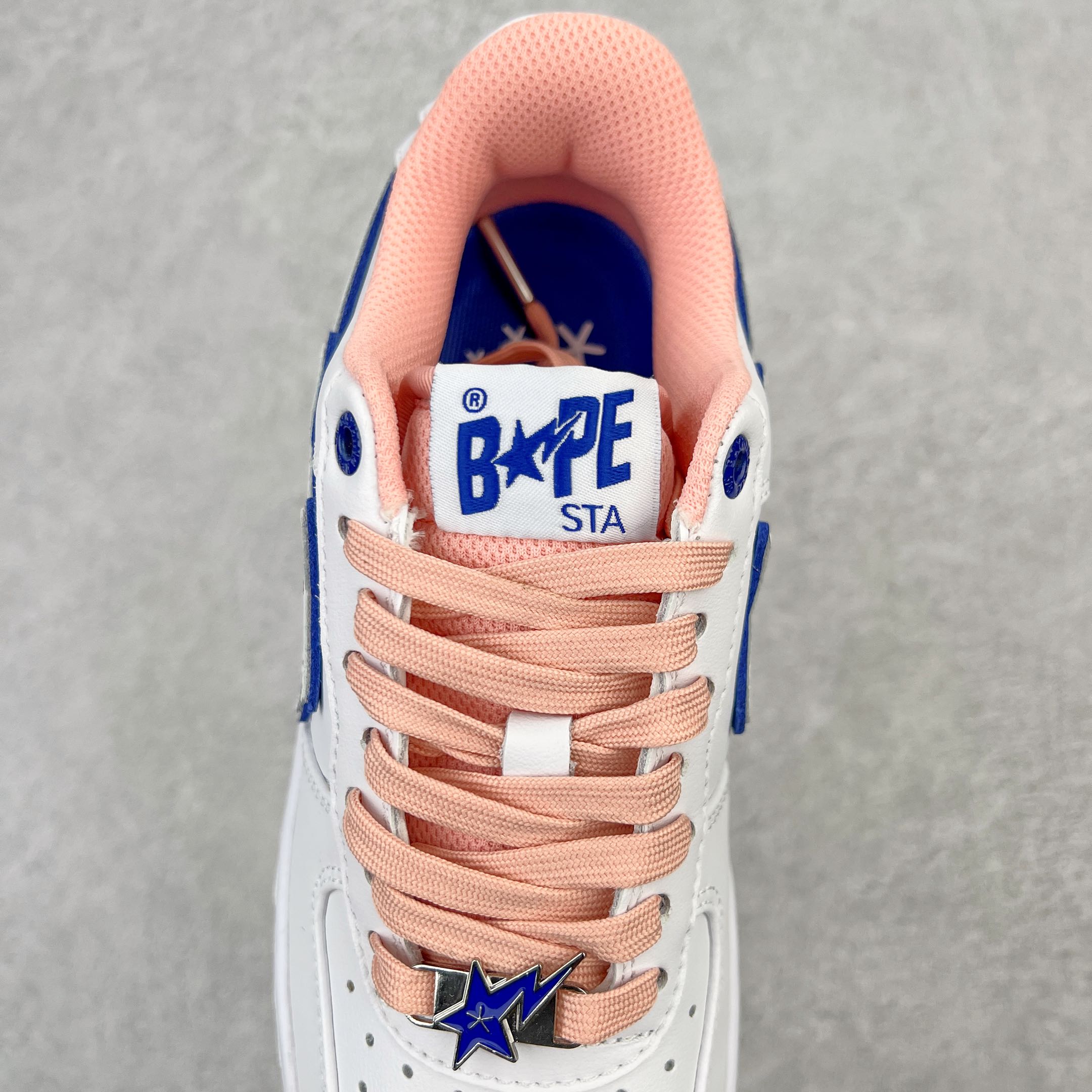 图片[5]-＃C版纯原 Bape Sta To Low 明星同款 猿人头经典漆皮低帮运动休闲板鞋 全套原纸板楦头开发 确保原汁原味 市场最完美低趴版型 一比一鞋头弧度高度鞋身弧度 外贸平台指定订单 匠心打造 开发时长超过半年 独家私模磨具冲刀加持 原厂特供皮料光泽色卡零偏差 内里均采用市场最好的超软原厂填充棉 原数据进口机台高频印压LOGO 最高QC检验标准 控制溢胶瑕疵 深浅定位均保持zp一致 中底嵌入Ortholite缓震材质 全套原包装 包含猿人logo 定制防尘袋 尺码：36 36.5 37 38 38.5 40 40.5 41 42 42.5 43 44 44.5 45 46-选品中心