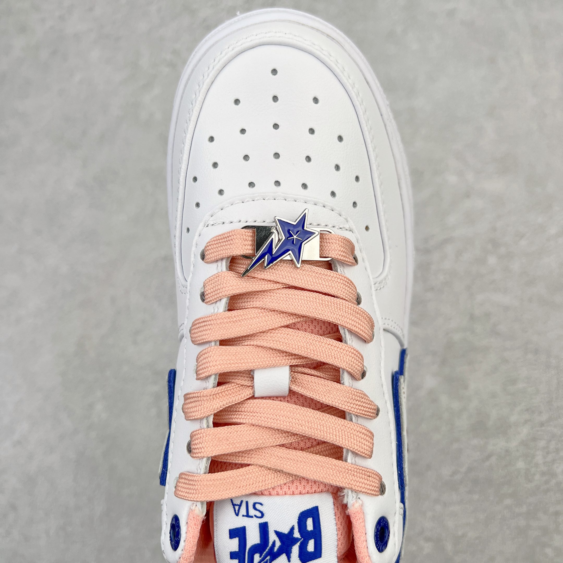 图片[4]-＃C版纯原 Bape Sta To Low 明星同款 猿人头经典漆皮低帮运动休闲板鞋 全套原纸板楦头开发 确保原汁原味 市场最完美低趴版型 一比一鞋头弧度高度鞋身弧度 外贸平台指定订单 匠心打造 开发时长超过半年 独家私模磨具冲刀加持 原厂特供皮料光泽色卡零偏差 内里均采用市场最好的超软原厂填充棉 原数据进口机台高频印压LOGO 最高QC检验标准 控制溢胶瑕疵 深浅定位均保持zp一致 中底嵌入Ortholite缓震材质 全套原包装 包含猿人logo 定制防尘袋 尺码：36 36.5 37 38 38.5 40 40.5 41 42 42.5 43 44 44.5 45 46-选品中心