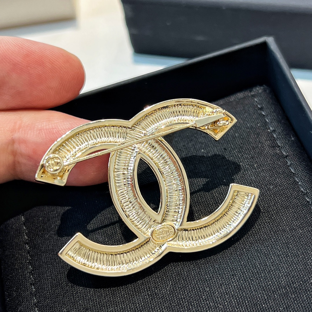 新款☑️CHANEL香奈儿金色双c粉桃心胸针