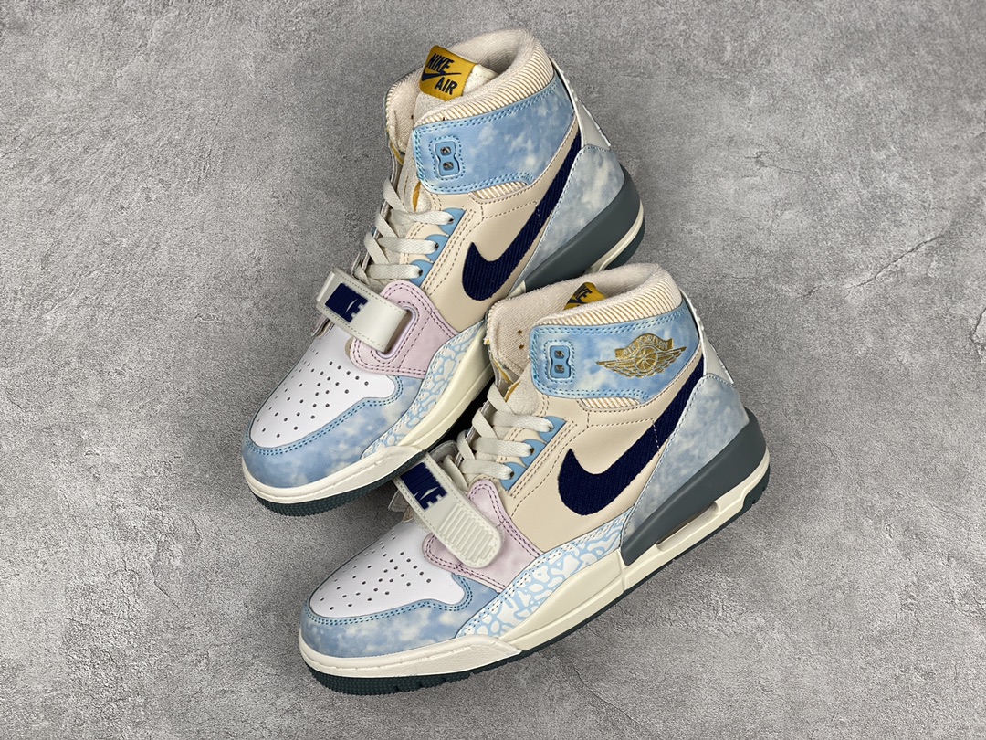 H0 Air Jordan Legacy 312 纯原大厂出品 最强高邦三合一有着交错结合的设计，它的名字就展现出它所包含的鞋款元素，312 分别对应了 Air Jordan 3、Air Jordan 1 和 Air Trainer 2，将这三双经典又有不俗人气的鞋款融合，“最强三合一” 的名称由此得来