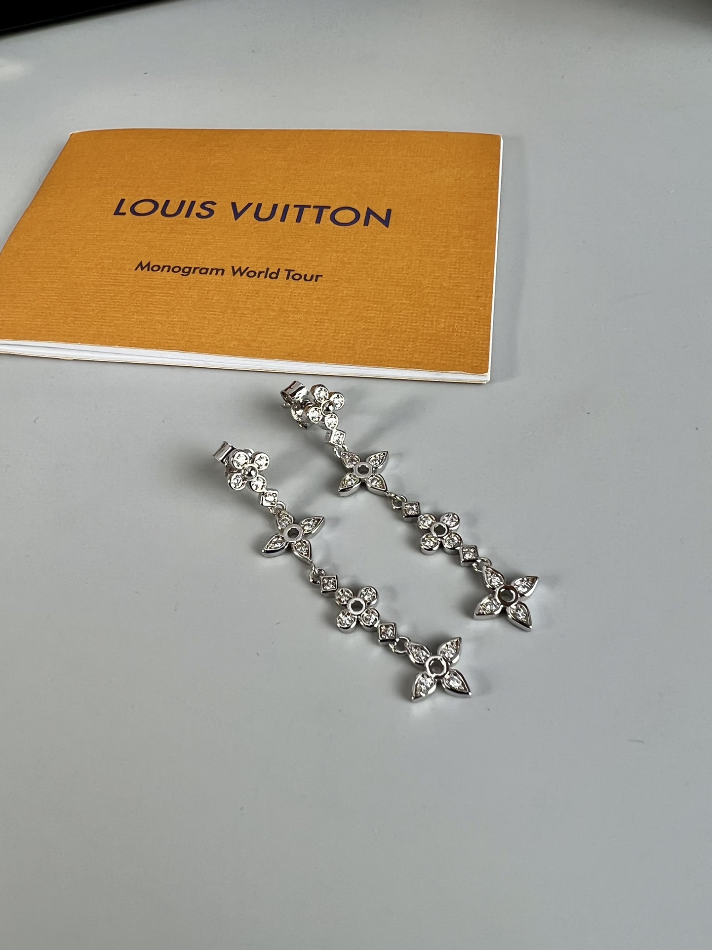 LV 耳钉