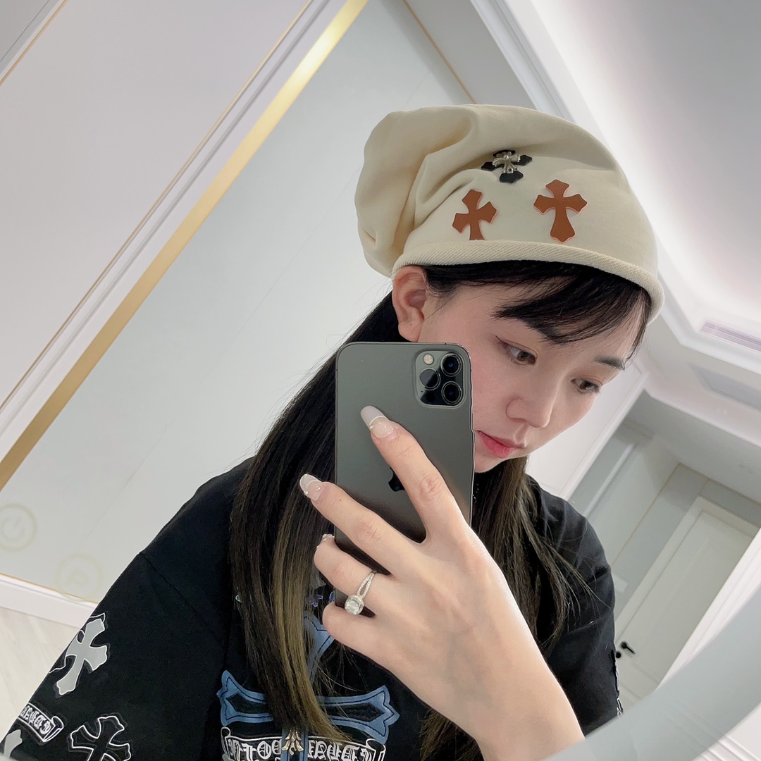 [Chrome Hearts Hats]Thepile of hats is simply a new tool for trendy people