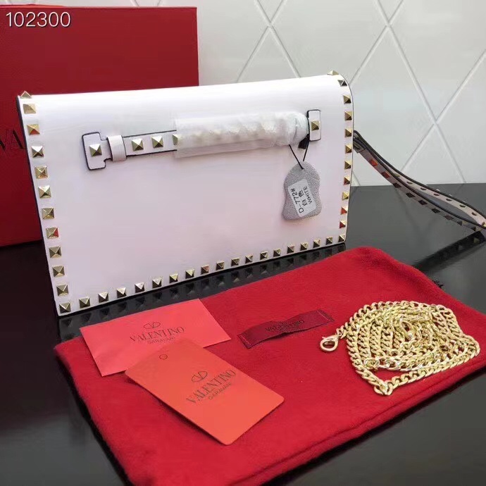 772#Valentino Garavani Rockstud 采用进口牛皮手拿包🌟🌟🌟铂金后处理铆钉和
