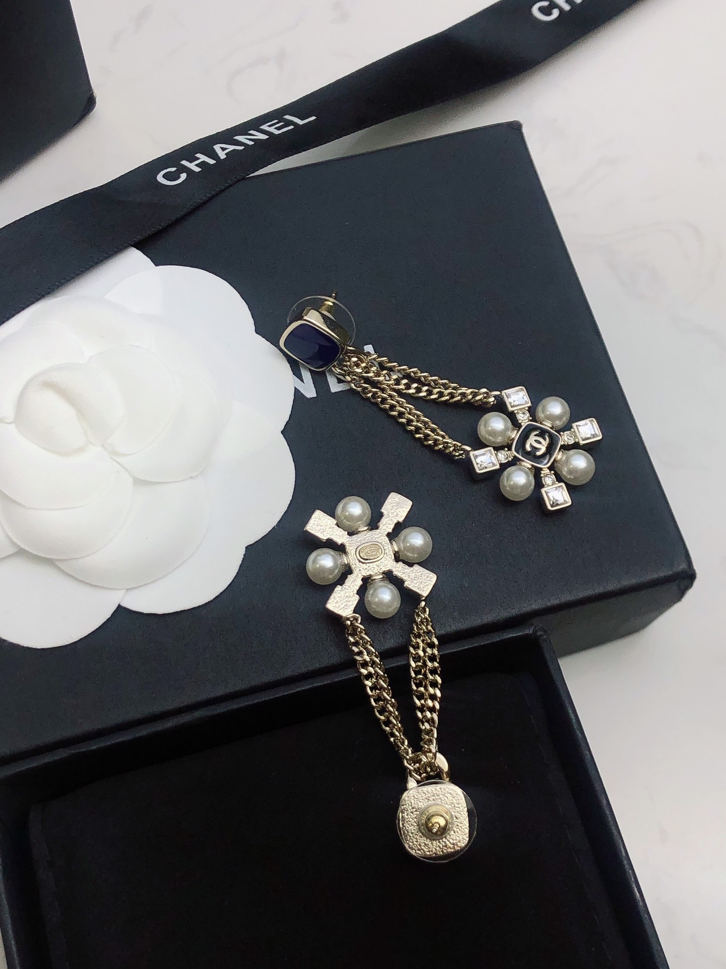 💝💝💝【Chanel香奈儿】 新款小香方块 蓝宝石耳环热销款 市面最高版本！专柜1:1款式开模 专柜原版