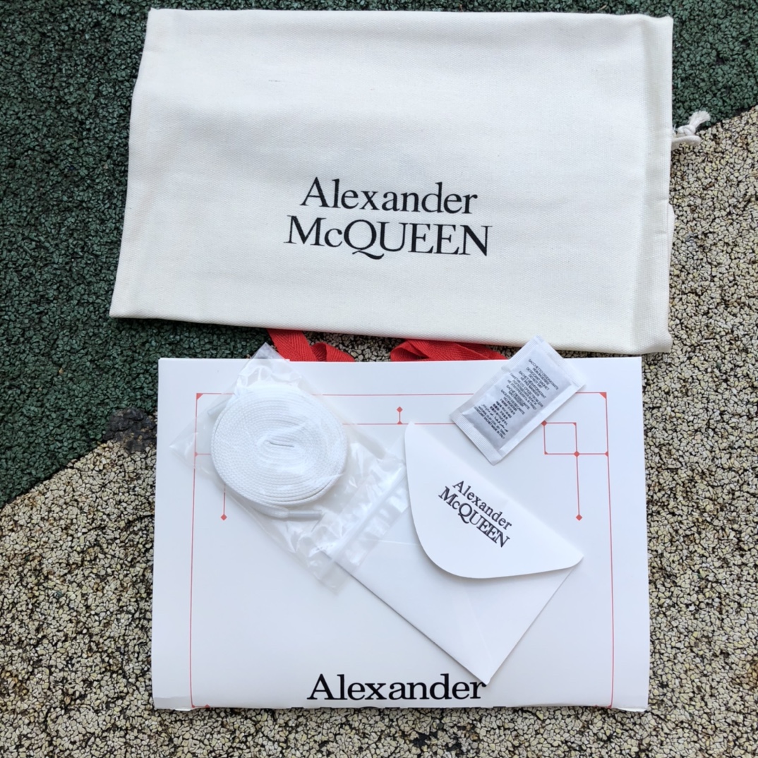 430 Alexander McQueen 麦昆小白鞋麦昆灰尾