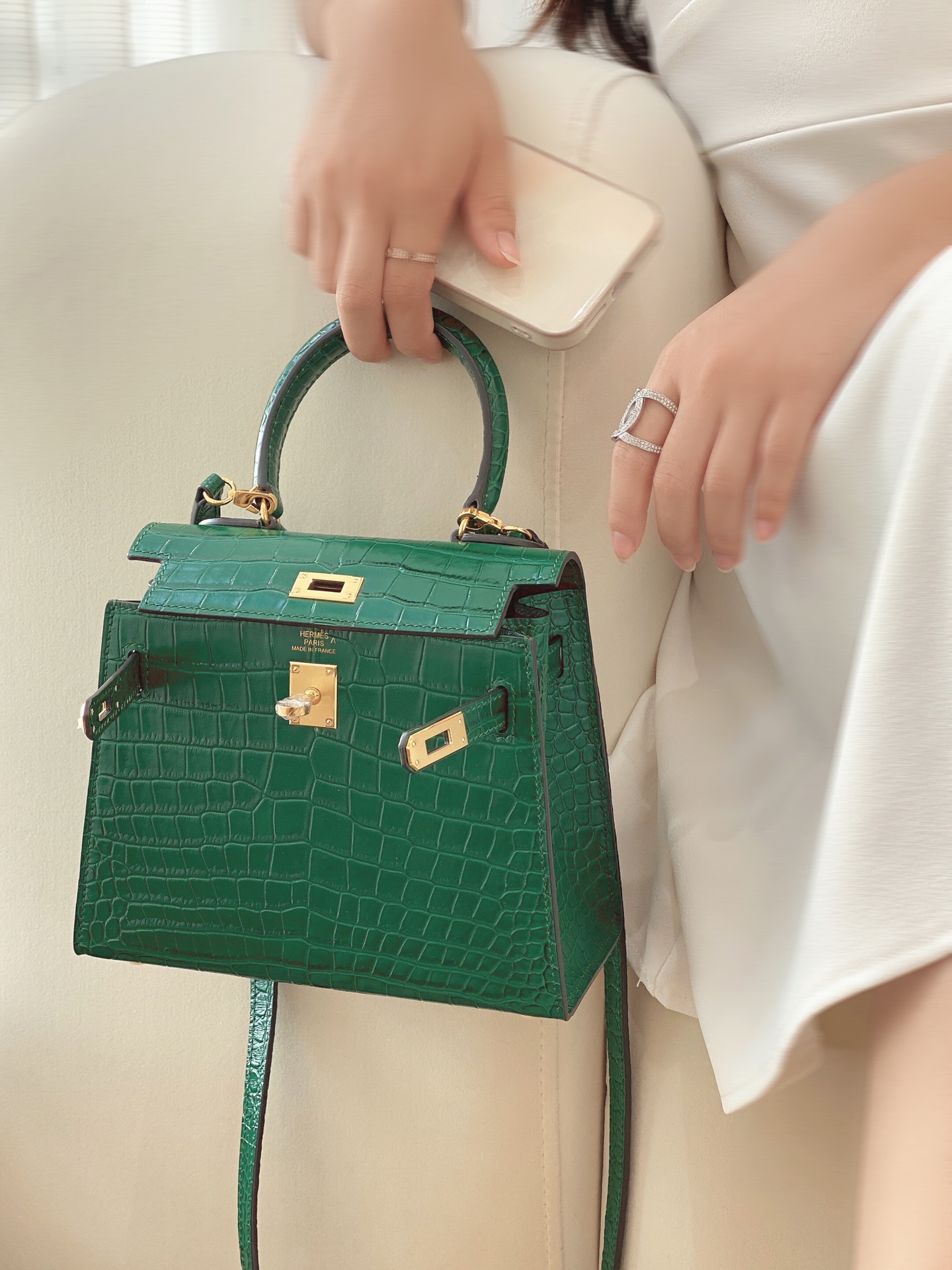 Jacquemus Classic Handcrafted Luxury Leather Shoulder Bag Ref.5CA1F137 4