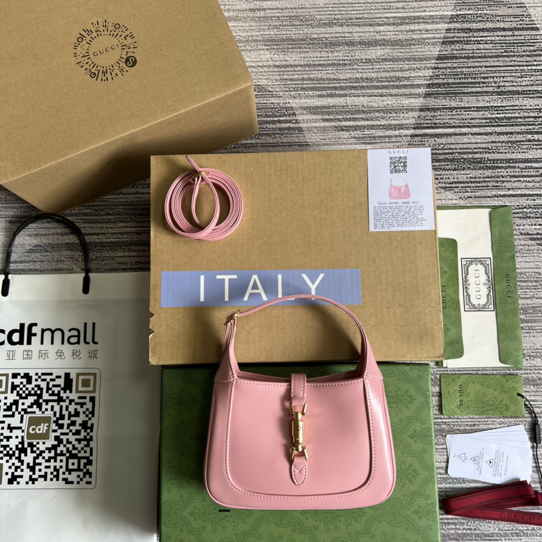 GUCCI 🔥Новая абноўленая версія GG Jackie падпахавая сумка
Jackie, якая ўжо паўгода на хвалі, да гэтага часу не страціла папулярнасці
Усе вялікія брэнды па чарзе выпускаюць падпахавыя сумкі
Відаць, наколькі высокая модная запатрабаванасць
Падпахавыя сумкі існуюць яшчэ з мінулага стагоддзя
Яны дайшлі да нашых дзён і ўжо сталі класікай
Падпахавая сумка GG можа стаць легендай, на плячы яна зробіць вас вар'ятам
Абавязковая пакупка гэтага года, вы сапраўды павінны яе мець
Колер: ружовы
Мадэль: 637091
Памеры: 19x13x3cm
778868021