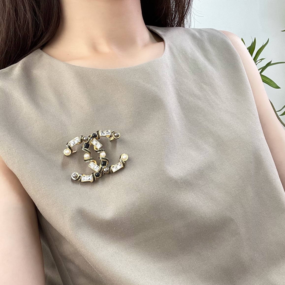 新款☑️CHANEL香奈儿双c方钻粉珍珠胸针