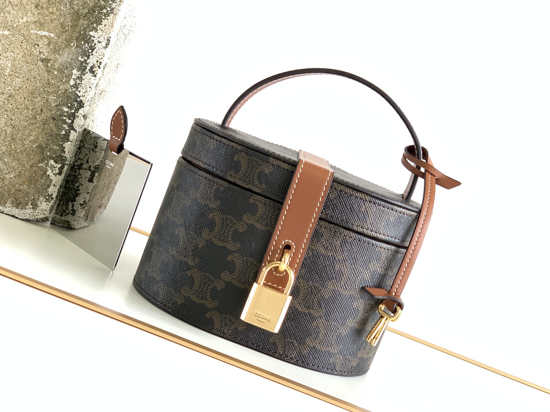 CELINE赛琳复古老花Vanity case手提椭圆立体化妆盒4M0932