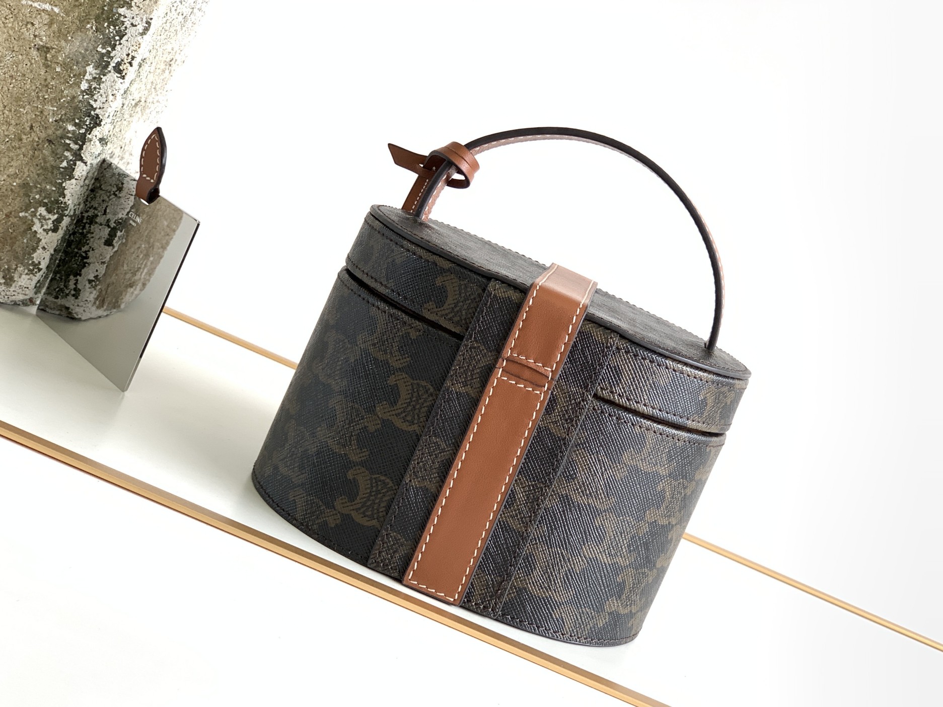 CELINE赛琳复古老花Vanity case手提椭圆立体化妆盒4M0932