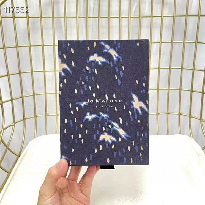 Jo Malone Perfume Set: Bluebell, Sea Salt, English Pear & Blackberry - 100ml & 9ml