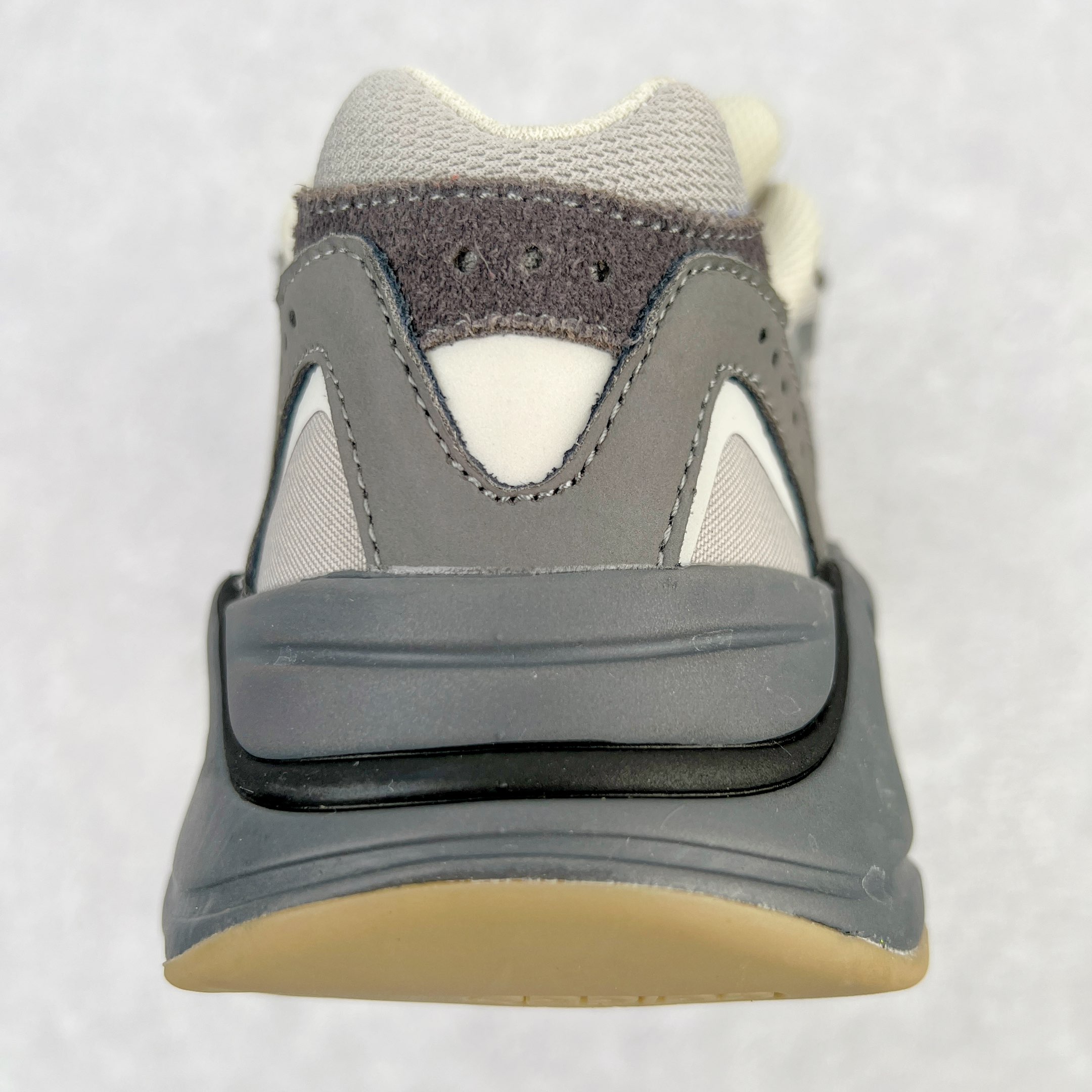 Adidas Yeezy Boost Runner 700 Adidas Yeezy Boost Runner 700