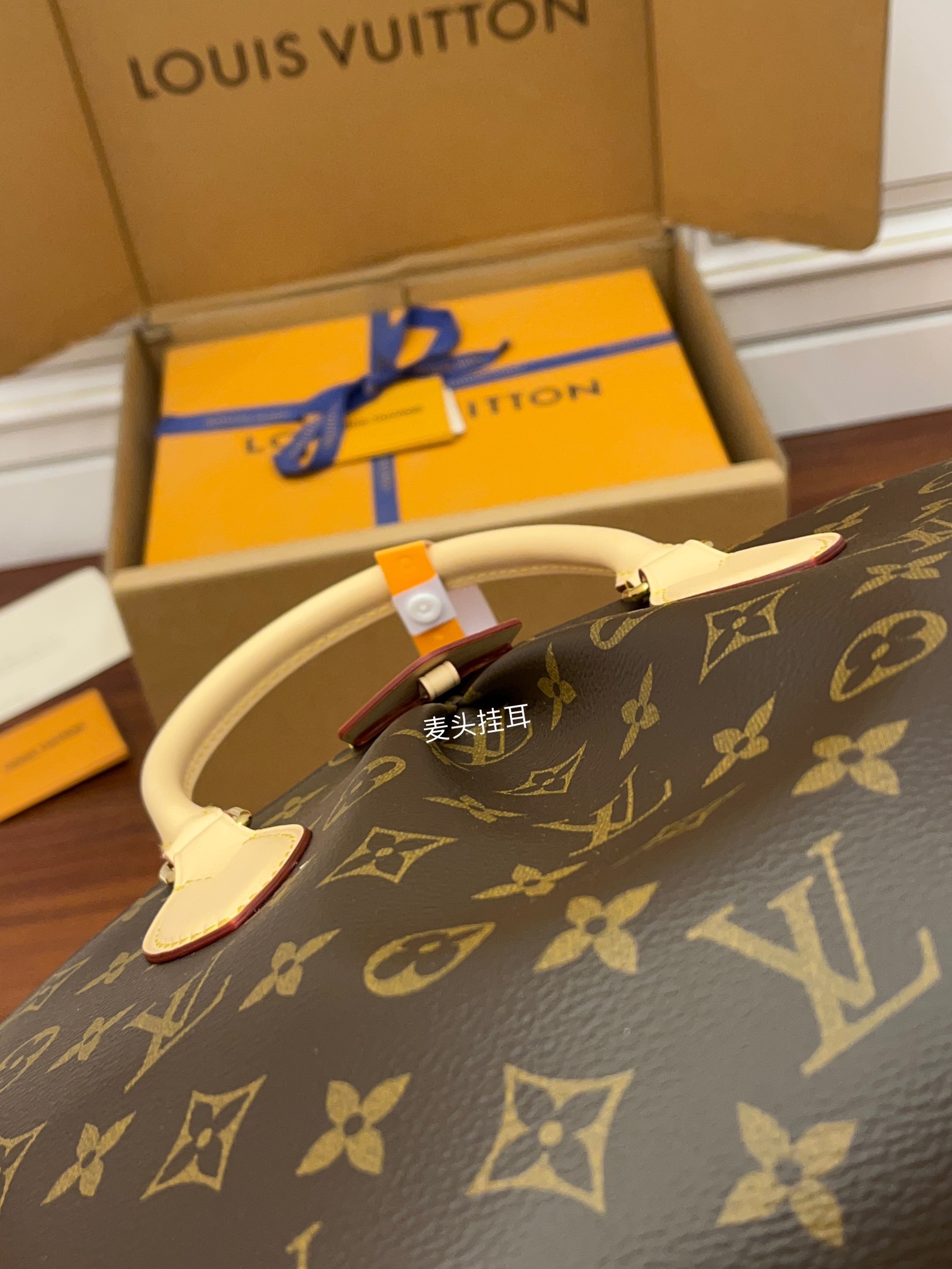 Louis Vuitton Haute Couture Classic Luxury Handbag Shoulder Crossbody 4