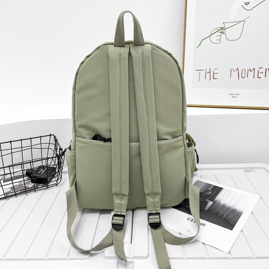 供货价:63💰开学季背包🎒原单好货,原包装吊牌， NIKE耐克 PUMA彪马 男女简约百搭休闲双肩包小清新背包时尚大容量高中大学生书包 尺寸:44×30×15