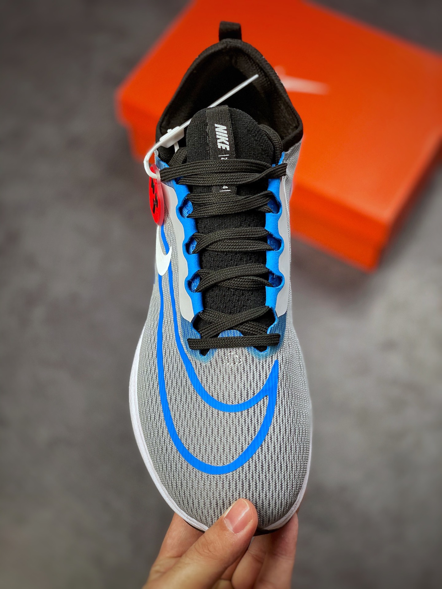 260 Nike Zoom Fly 4 耐克男子超弹碳板跑步鞋 CT2392-005
