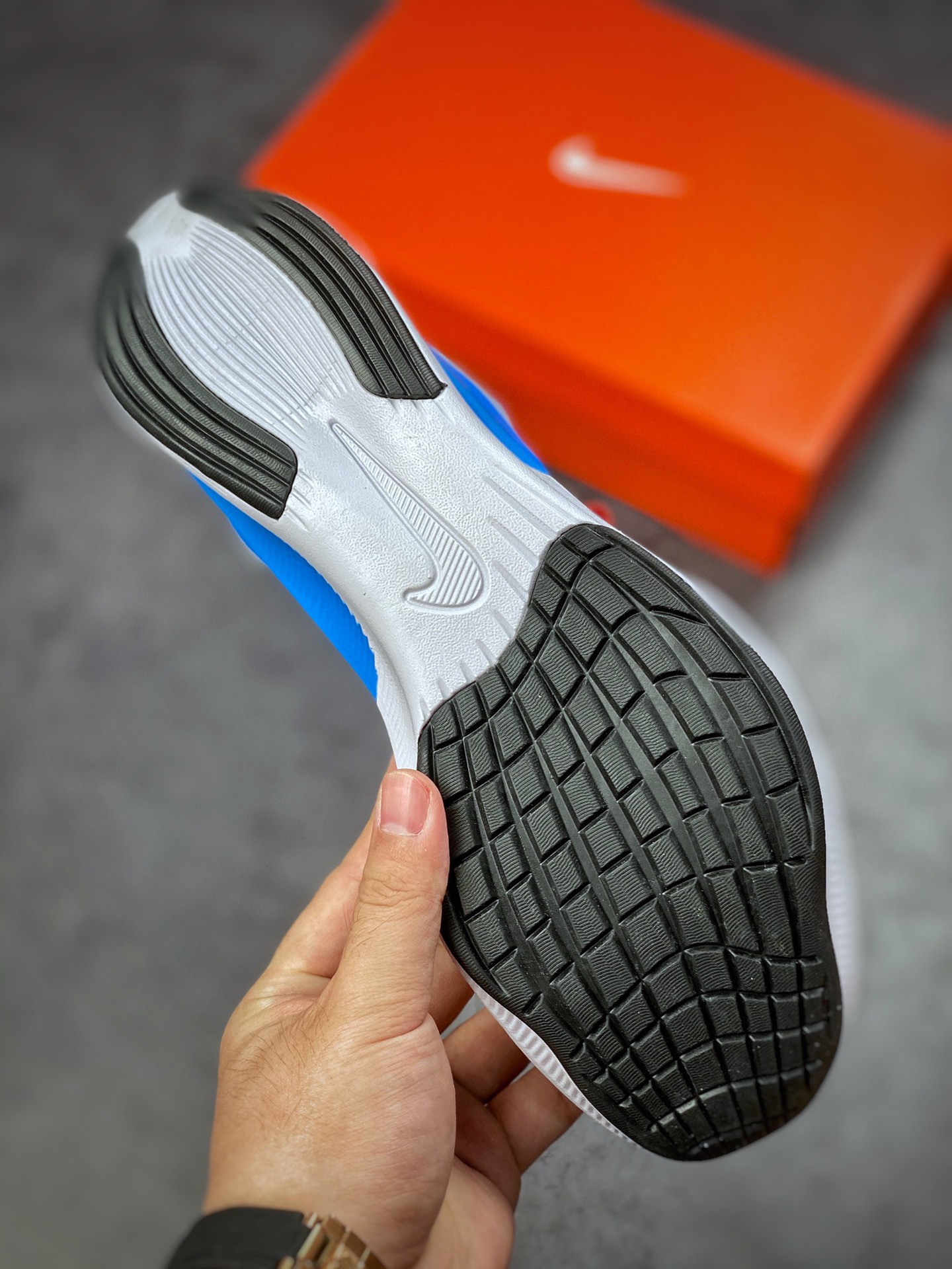 260 Nike Zoom Fly 4 耐克男子超弹碳板跑步鞋 CT2392-005