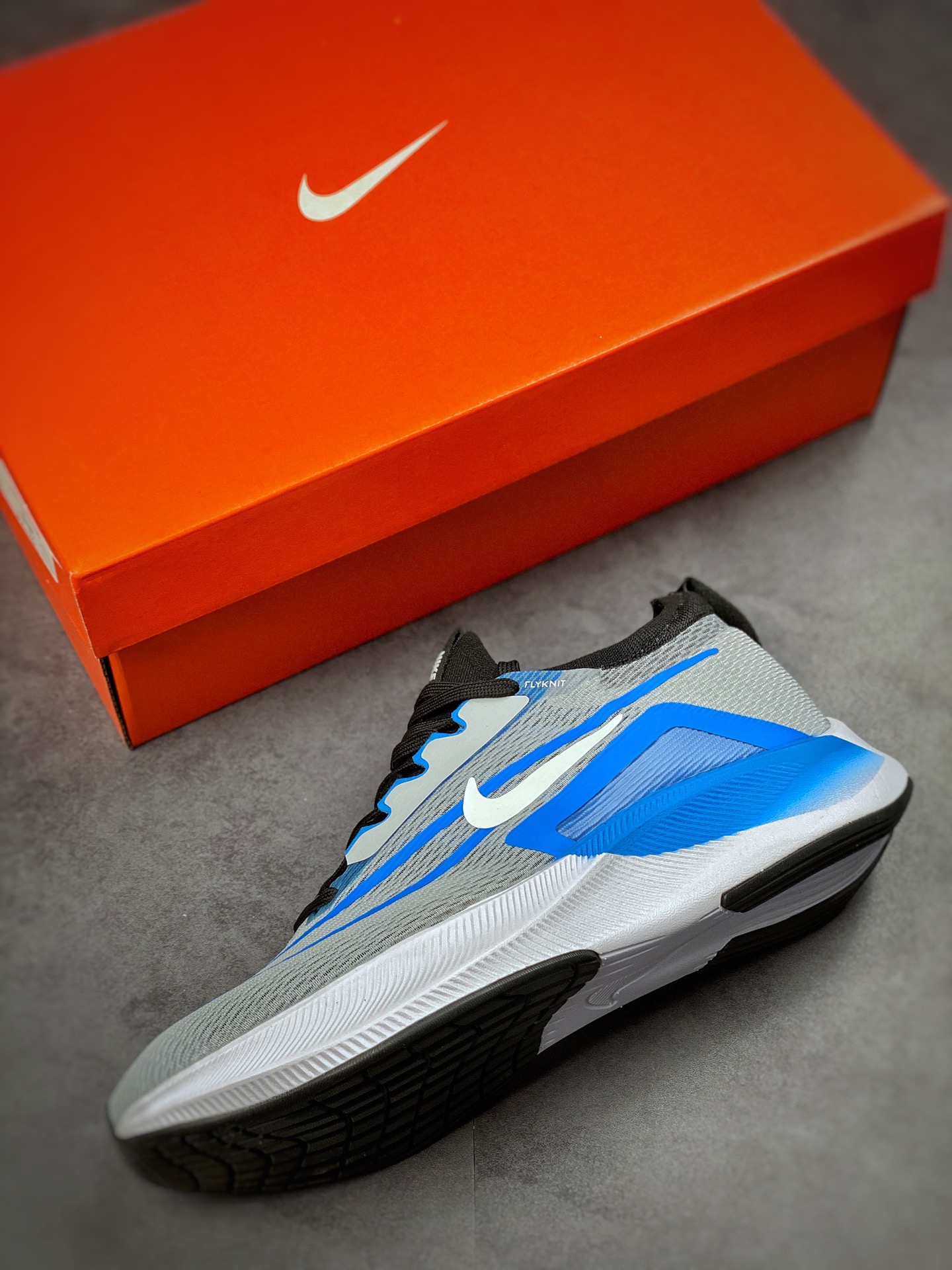 260 Nike Zoom Fly 4 耐克男子超弹碳板跑步鞋 CT2392-005