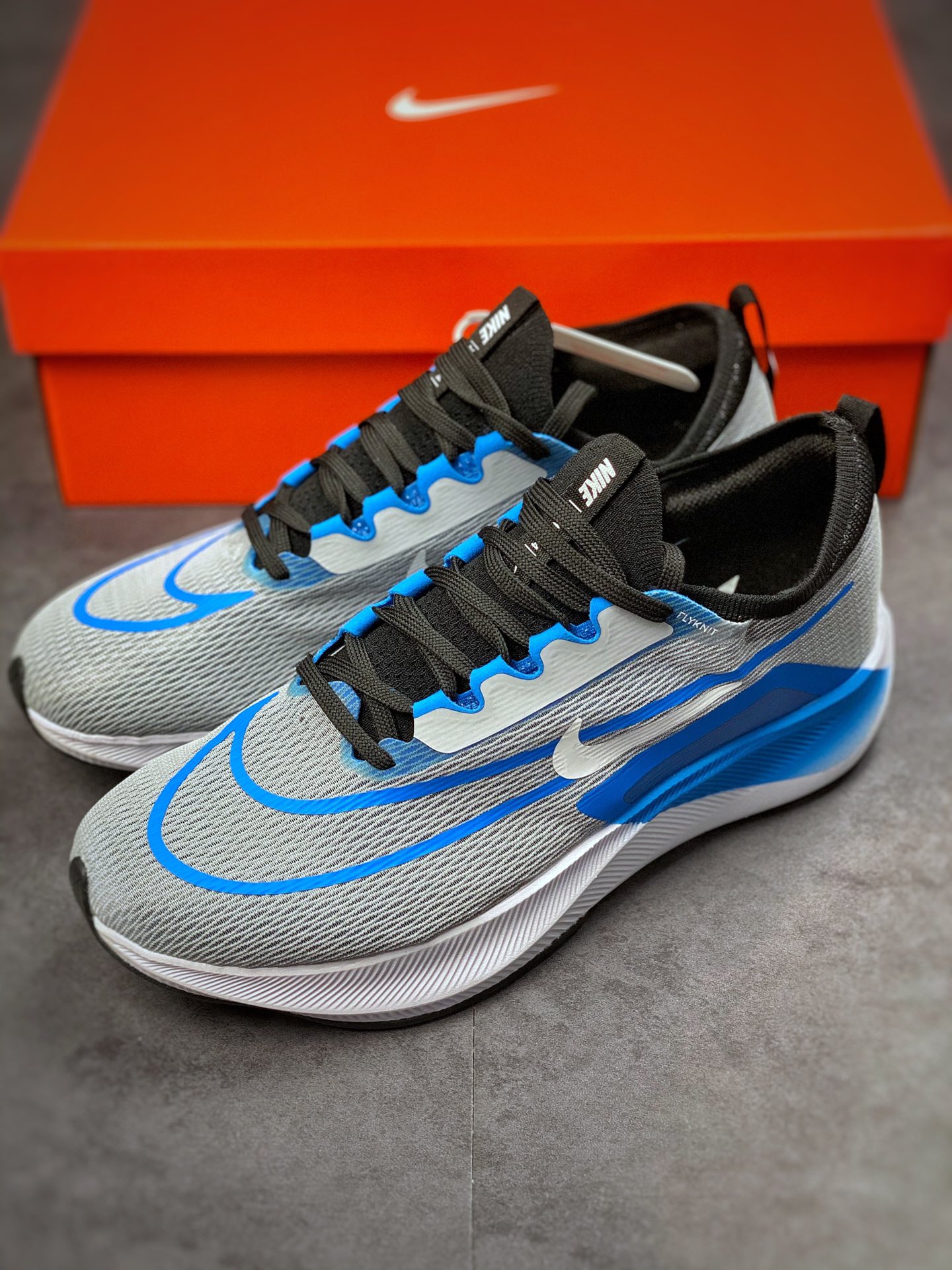 260 Nike Zoom Fly 4 耐克男子超弹碳板跑步鞋 CT2392-005