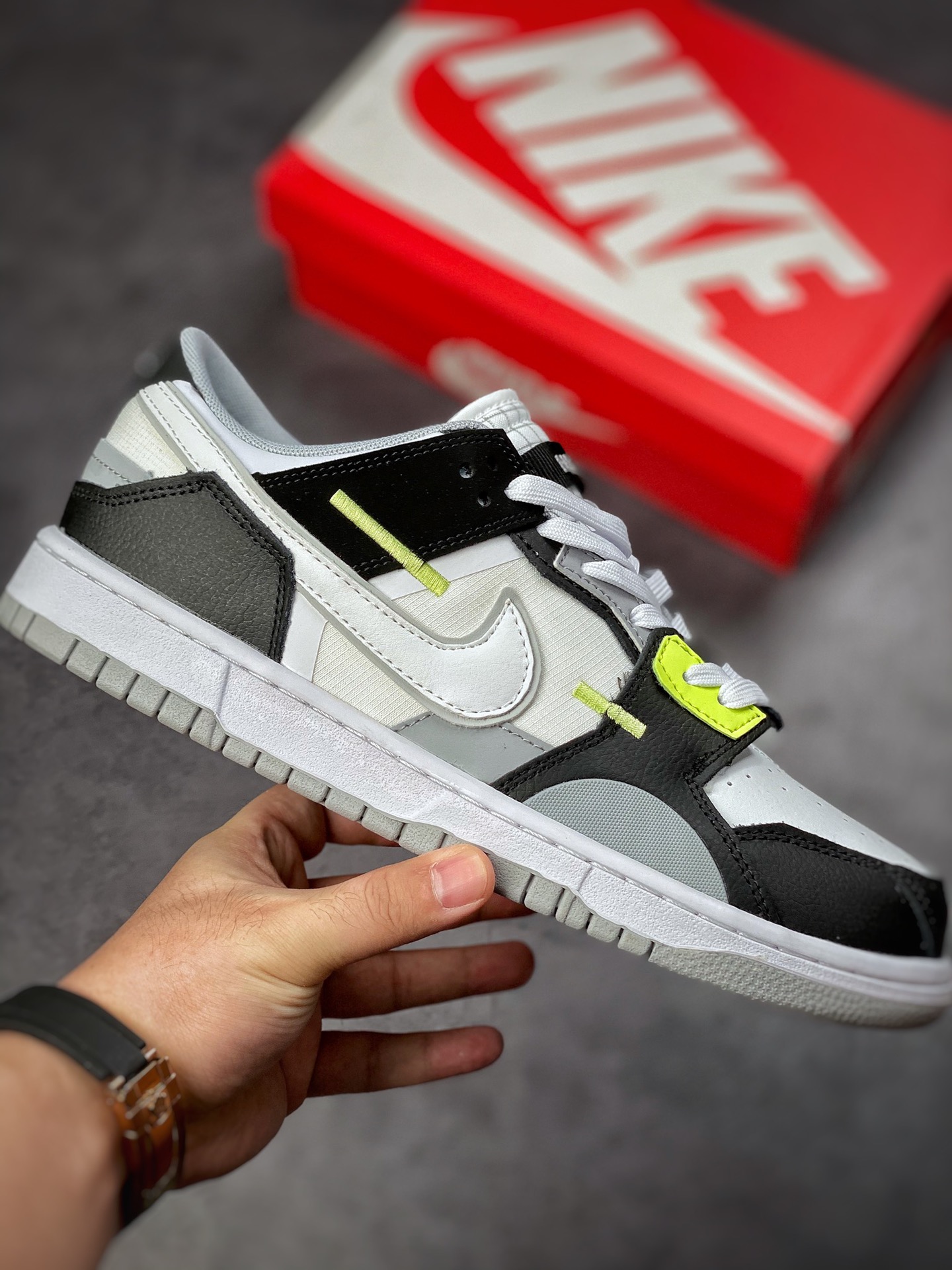 240 Nike Dunk Scrap ”Shapeless, Formless, Limitless” 复古休闲板鞋  DC9723-001