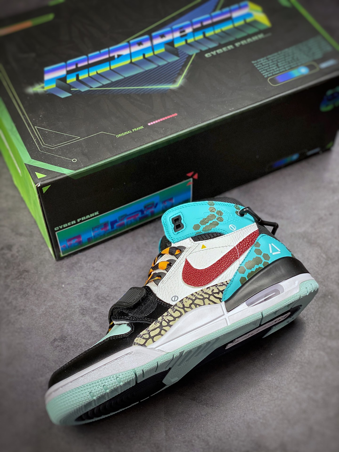 250 Air Jordan Legacy 312 熊猫朋克黑白绿灰爆裂纹  AV3922-013