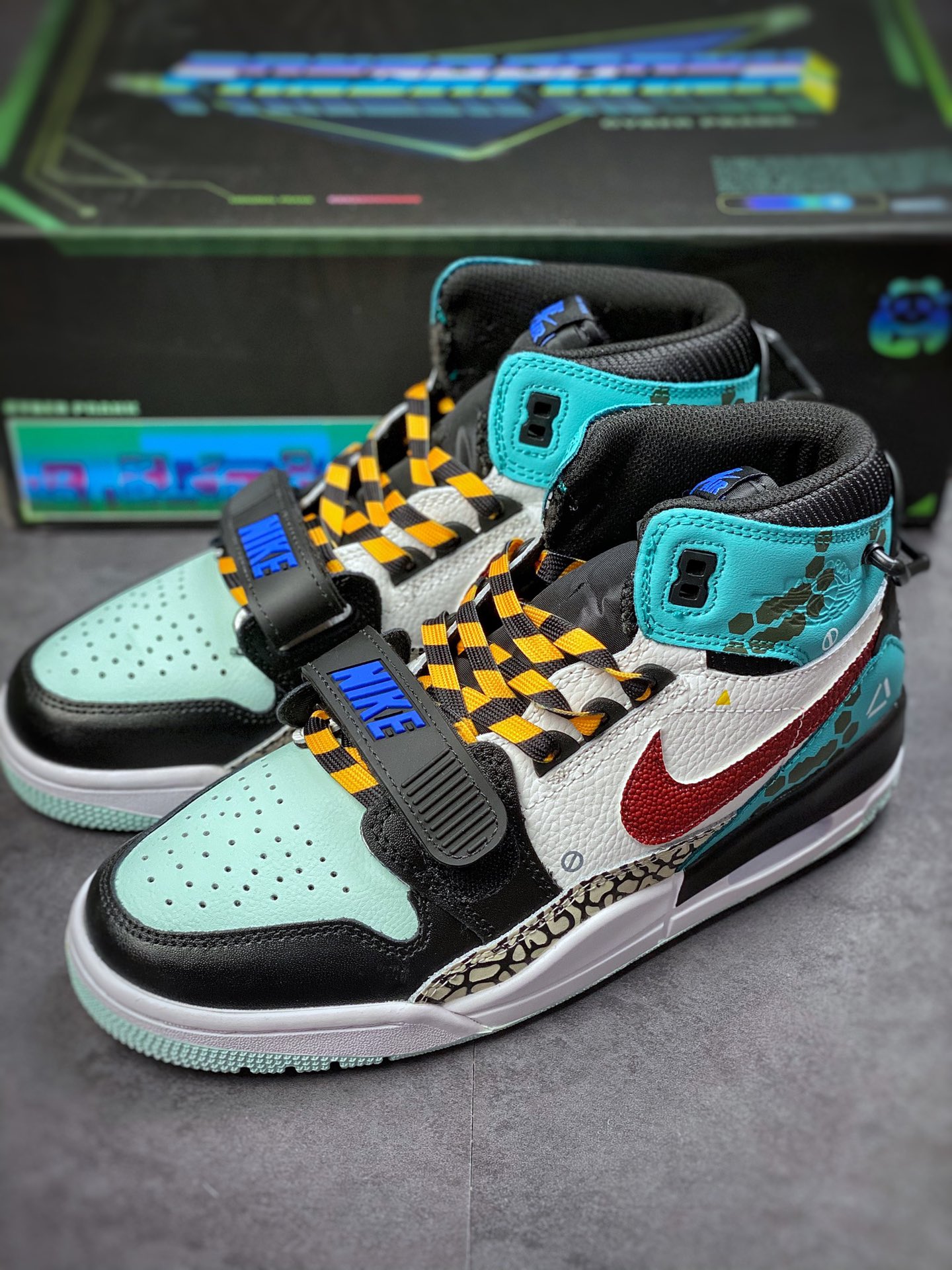 250 Air Jordan Legacy 312 熊猫朋克黑白绿灰爆裂纹  AV3922-013
